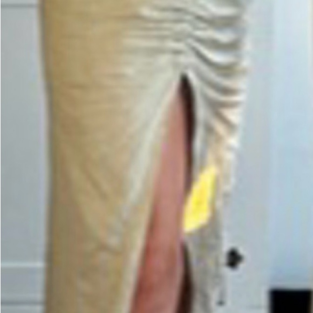 Beautiful dress by Rumer. - Picture 6 of 10